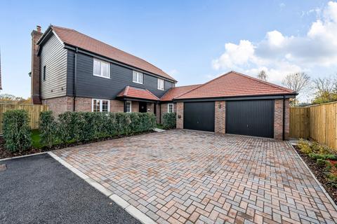 4 bedroom detached house for sale, Bowbrook Copse, Charter Alley RG26