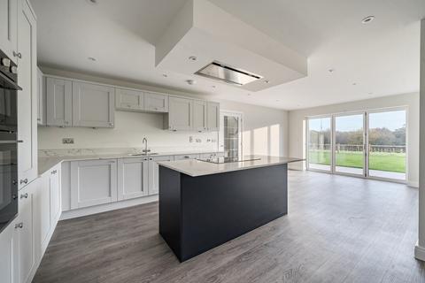 4 bedroom detached house for sale, Bowbrook Copse, Charter Alley RG26