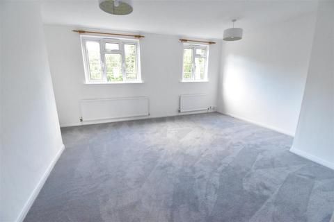 2 bedroom apartment to rent, Glenbuck Road, Surbiton