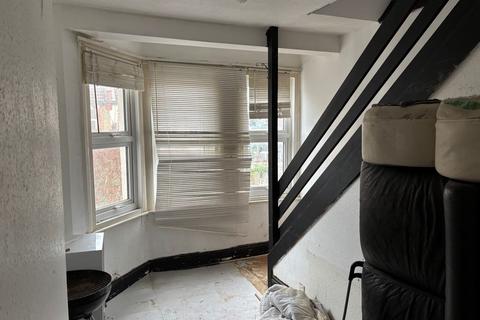 undefined, Flat 2, 192 Hainault Avenue, Westcliff-on-Sea, Essex, SS0 9EX