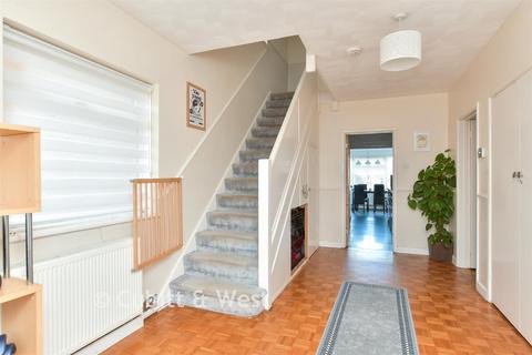 4 bedroom semi-detached house for sale, Hoddern Avenue, Peacehaven, East Sussex