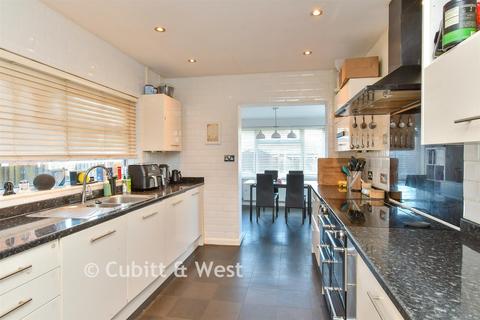 4 bedroom semi-detached house for sale, Hoddern Avenue, Peacehaven, East Sussex