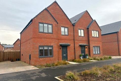 3 bedroom house to rent, Hailwood Avenue, Crowthorne, Berkshire, RG45