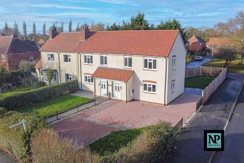 3 bedroom end of terrace house to rent, Austrey Lane, Newton Regis, B79