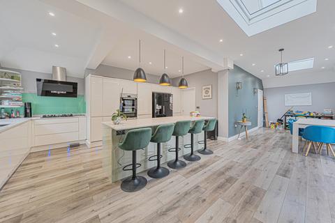 5 bedroom semi-detached house for sale, Hornfair Road, London