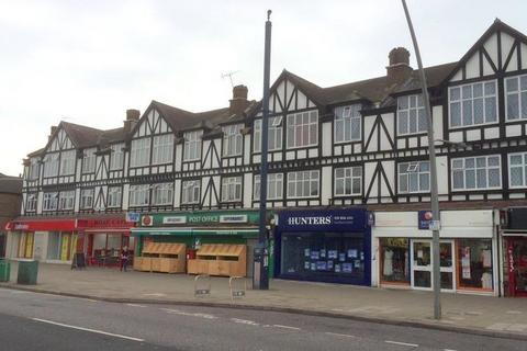 2 bedroom flat for sale, High Road, Romford RM6