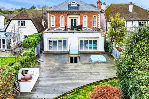 6 bedroom detached house for sale, Woodside, Leigh-on-sea, SS9