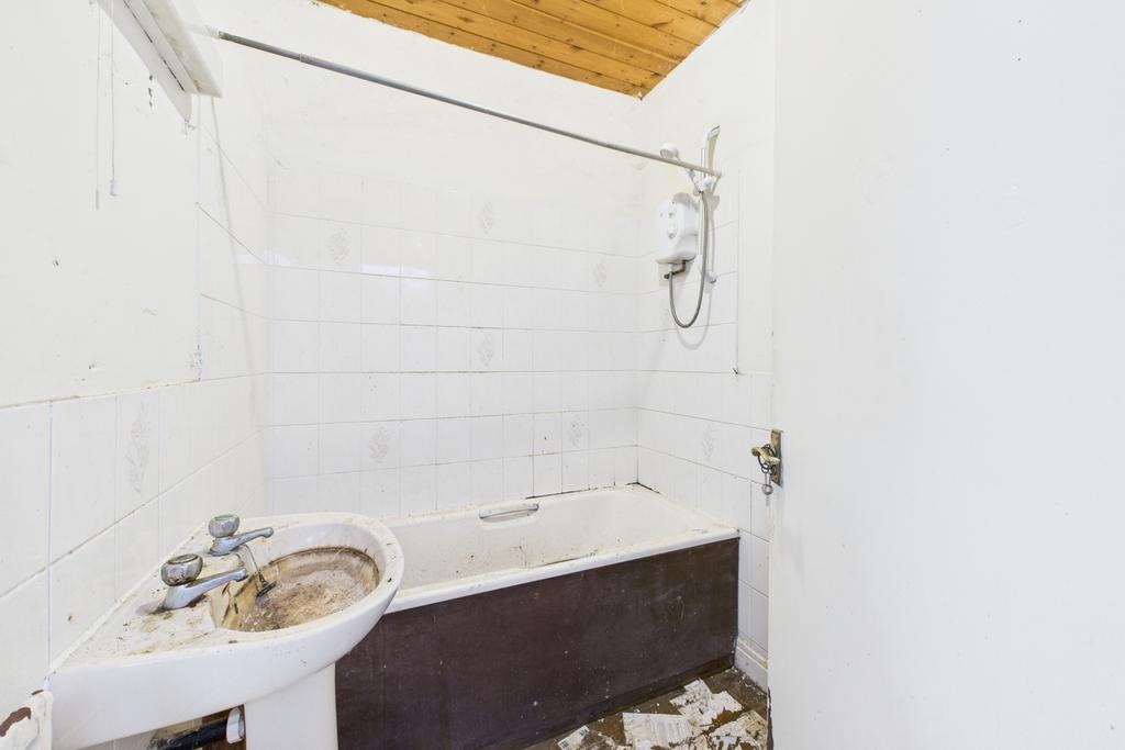 Bathroom flat 2