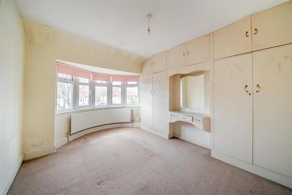 Bedroom 1.jpg