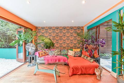 2 bedroom flat to rent, Kellett Road, Brixton, London, SW2