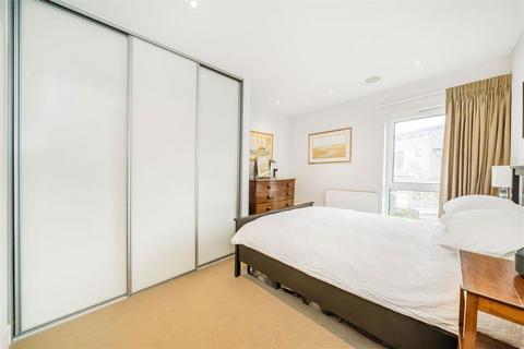 2 bedroom flat for sale, Blagrove Road, Teddington TW11