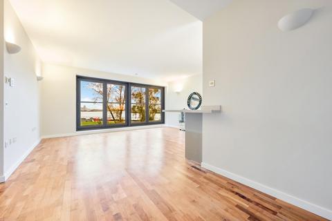 undefined, New Providence Wharf, Fairmont Avenue, Canary Wharf, E14