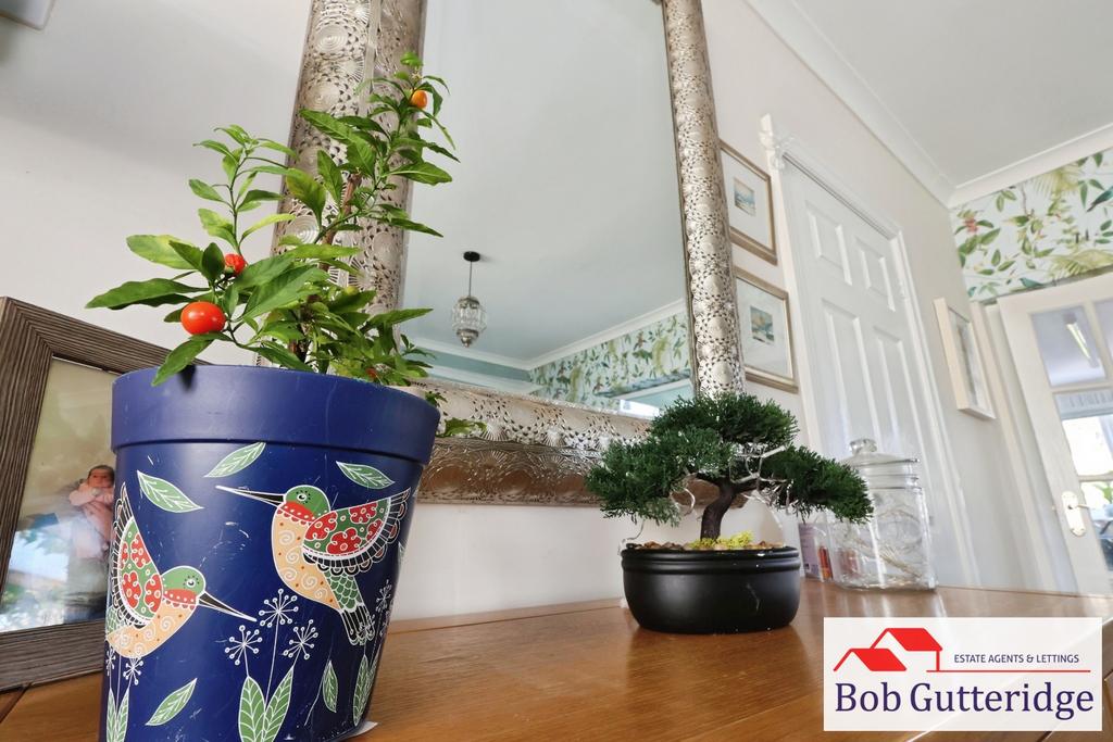 Pbox-bathroom-369217.JPG