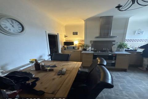 2 bedroom house to rent, The Walk, Birdwell, Barnsley