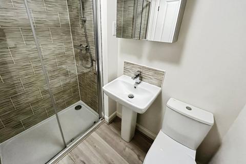 2 bedroom terraced house to rent, Atherton Court, Hyde SK14