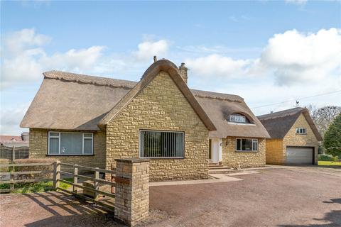 4 bedroom detached house for sale, Barton Road, Dorsington, Stratford-Upon-Avon, Warwickshire, CV37