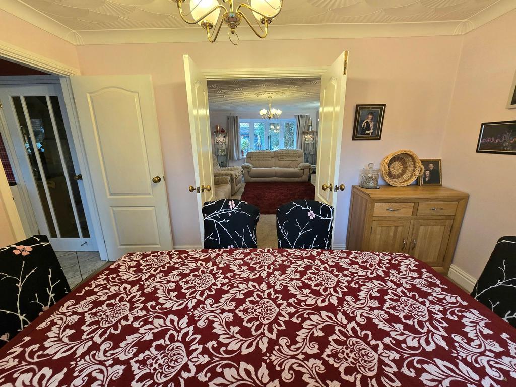 Second reception room/dining