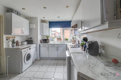 3 bedroom end of terrace house for sale, Greenland Walk, Sheffield, S9