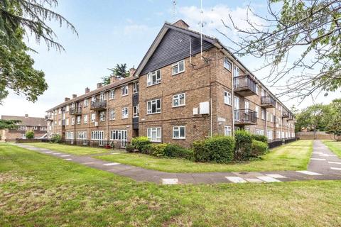 undefined, Normanhurst, Ashford, Spelthorne, TW15