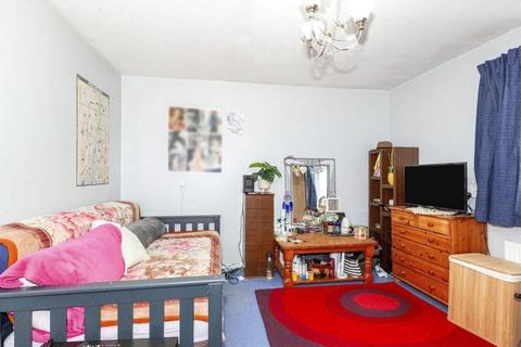 undefined, Normanhurst, Ashford, Spelthorne, TW15
