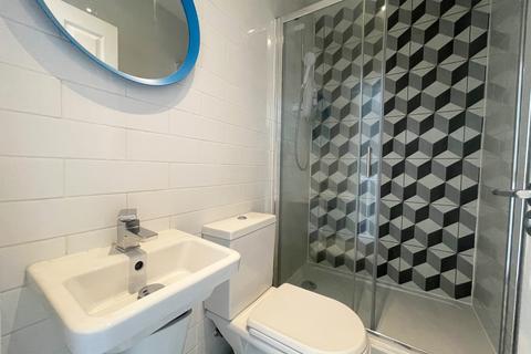 2 bedroom flat to rent, Edge Lane, Liverpool L7