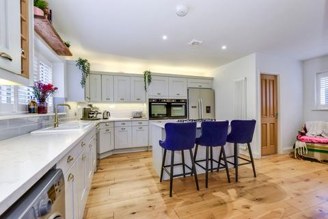 5 bedroom semi-detached house for sale, Osbourne Avenue, Kings Langley, WD4