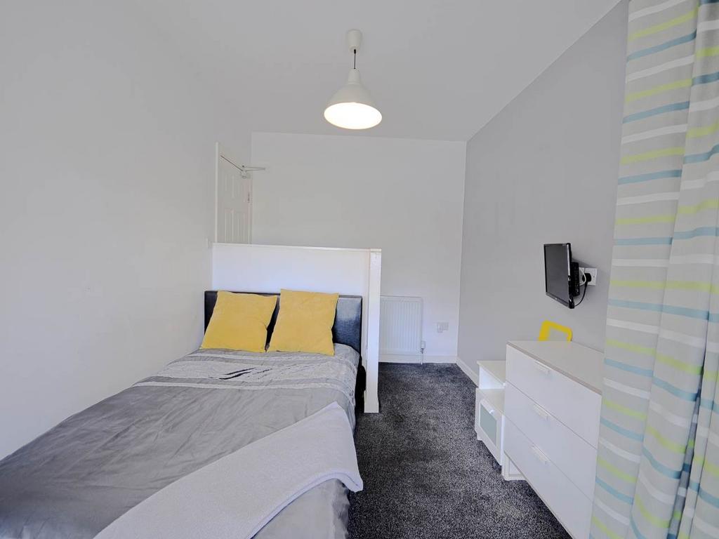 Bedroom (5)