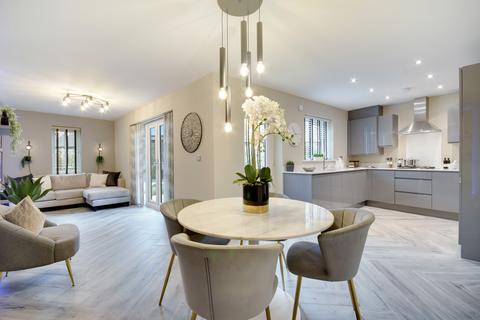 4 bedroom semi-detached house for sale, Smith Crescent, Beaulieu, Chelmsford
