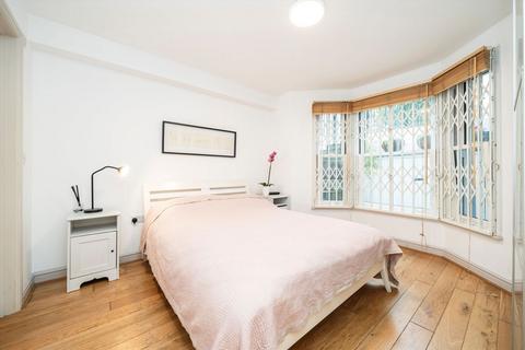 2 bedroom flat to rent, Tadmor Street, London W12