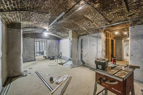 Flat for sale, 8 Preston Place, 23A Preston Street, Faversham, Kent, ME13 8NZ