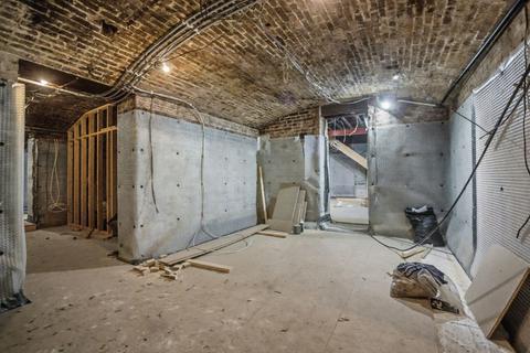 Flat for sale, 8 Preston Place, 23A Preston Street, Faversham, Kent, ME13 8NZ
