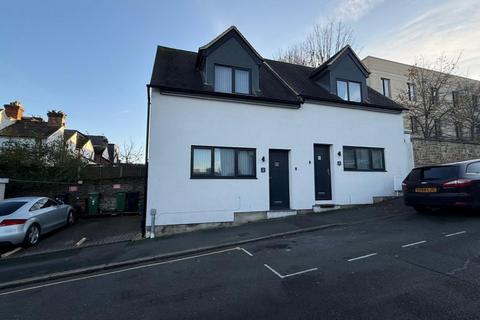 undefined, Genyn Road, Guildford GU2
