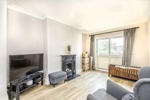 2 bedroom flat to rent, Moore Park Road, London SW6