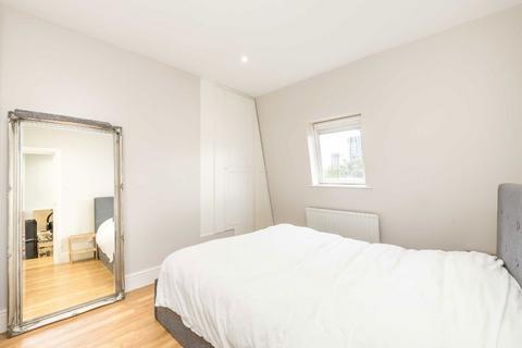 2 bedroom flat to rent, Moore Park Road, London SW6