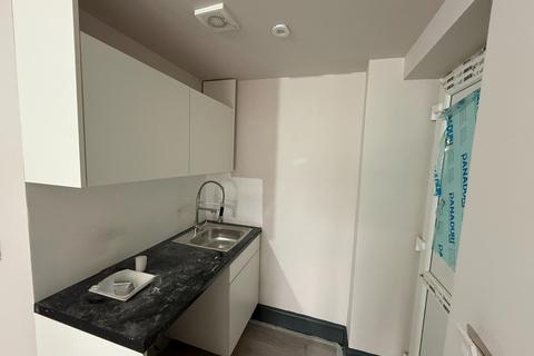 undefined, Great West Road, ISLEWORTH TW7