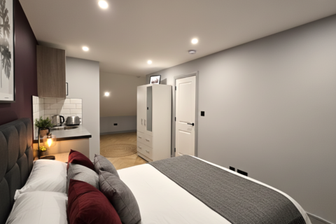 Studio to rent, Bluefield Close, Hampton TW12