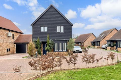 3 bedroom detached house for sale, Round Top Close, Cliffe Woods, Rochester, Kent