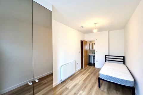 7 bedroom semi-detached house to rent, Kenmore Avenue, Harrow HA3