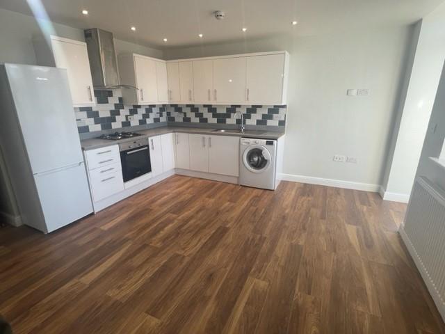 Cm Na SAXFGki R3w Ct C Gaqw.jpg