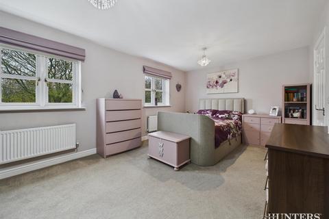 4 bedroom townhouse for sale, 32 Queens Gate, Consett DH8 5FB