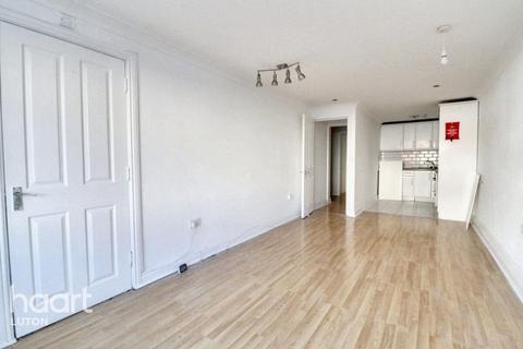 1 bedroom flat for sale, Cardiff Road, Luton