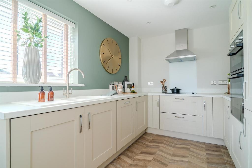 Kitchen 2.jpg