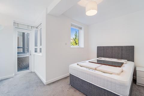 2 bedroom apartment to rent, Kew Bridge Court, Brentford London W4