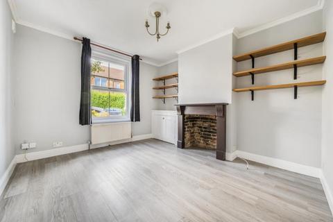 3 bedroom terraced house to rent, Ludlow Road, Guildford GU2