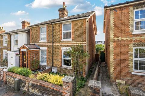 3 bedroom terraced house to rent, Ludlow Road, Guildford GU2