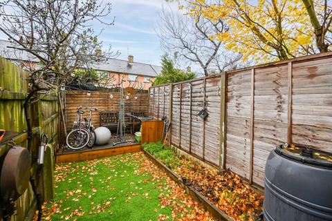 undefined, Gladstone Avenue N22, Wood Green, London, N22