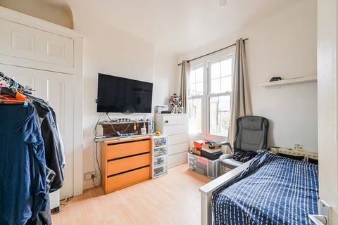 2 bedroom maisonette for sale, Gladstone Avenue N22, Wood Green, London, N22