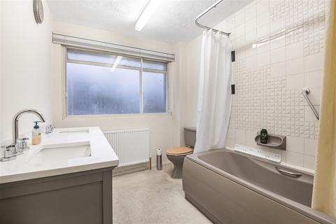 undefined, Warwick Gardens, Barnet EN5
