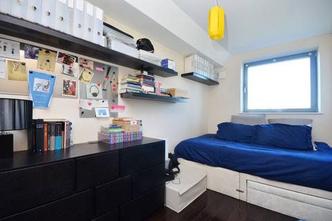 2 bedroom flat for sale, Galleria Court, Peckham, London, SE15