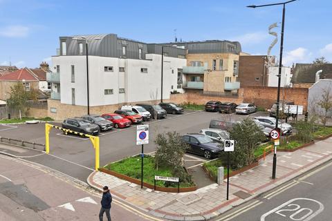 undefined, Plumstead High Street, Plumstead SE18